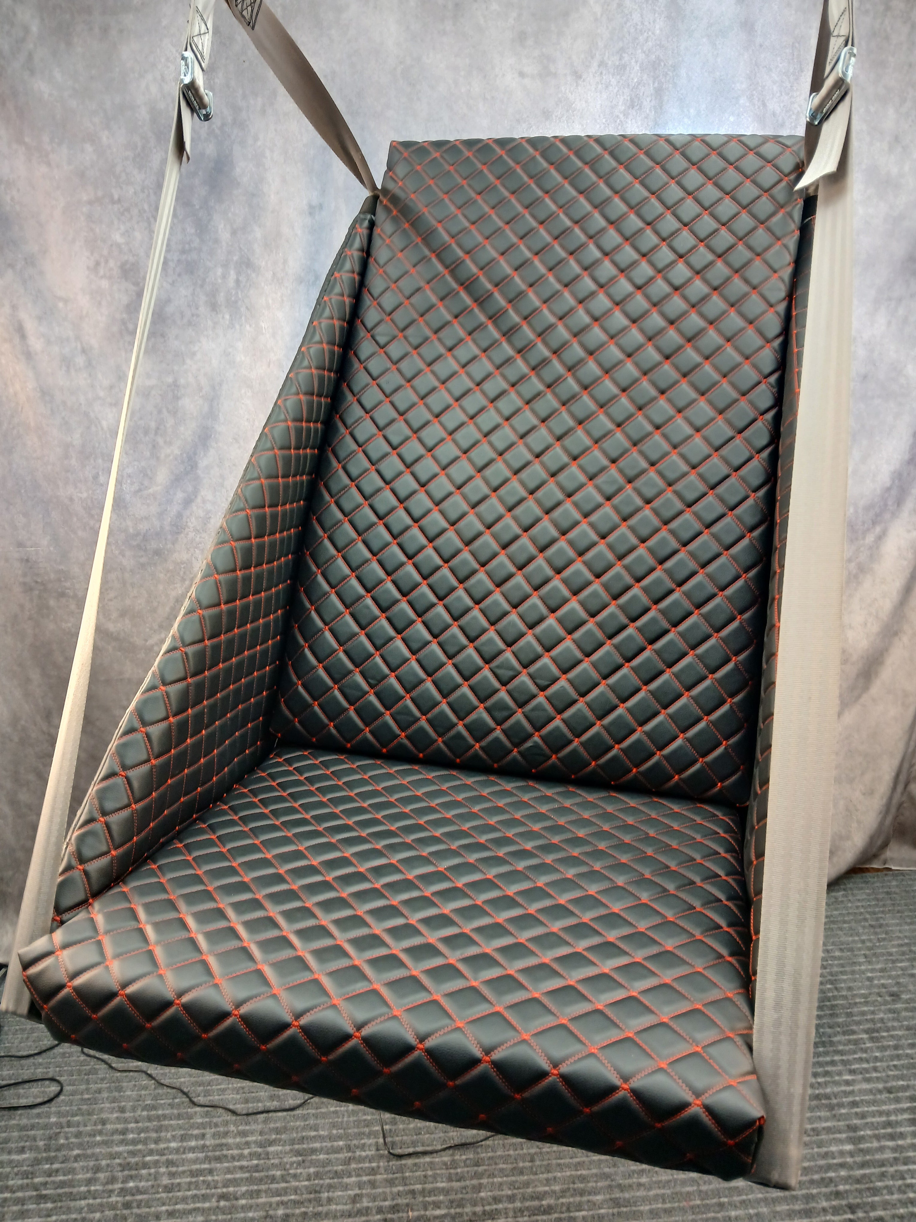 AeroLounge Hanging Recliner Lounge Chair